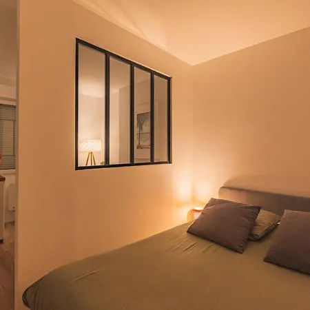 Daire Flora,centre Reims,parking Prive